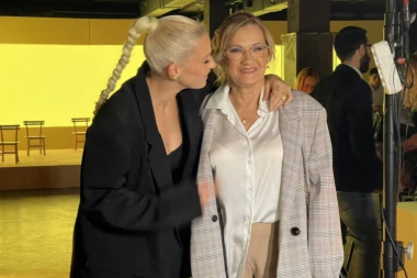 KRISTINA ZABLISTALA NA PROMOCIJI: One su izazvale osmeh na njenom licu! (FOTO/VIDEO)