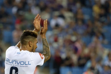 VELEOBRT: Ohi MENJA napadača Votforda!