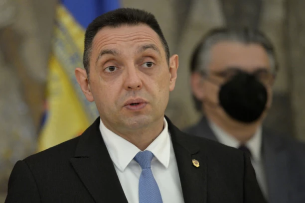 VULIN: Opozicija okupljena oko Đilasa hoće vlast bez izbora i da se Vučiću zabrani bavljenje politikom