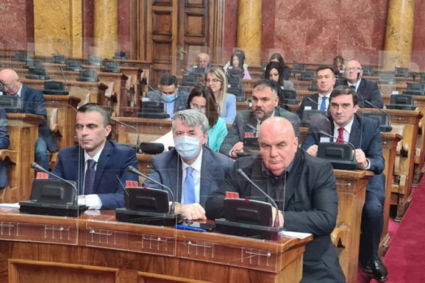 PALMA BEZ DLAKE NA JEZIKU O 5. OKTOBRU: Na vlast su došli oni koji nisu imali za kiselo mleko i jogurt