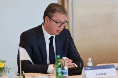Predsednik Vučić sutra sa šefom delegacije EU Emanuelom Žofreom