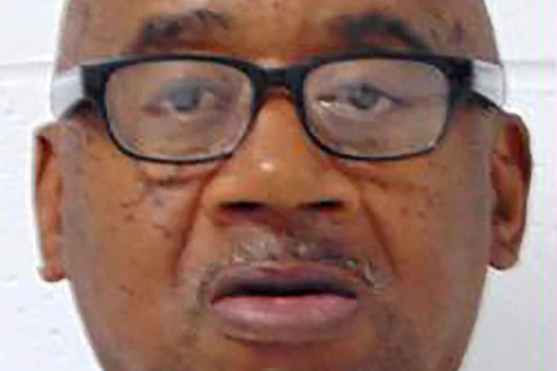 AMERIKANCI POGUBILI MENTALNO ZAOSTALOG ČOVEKA! Nisu pomogle ni molbe pape Franje, UBRIZGALI SU MU SMRTONOSNU INJEKCIJU!