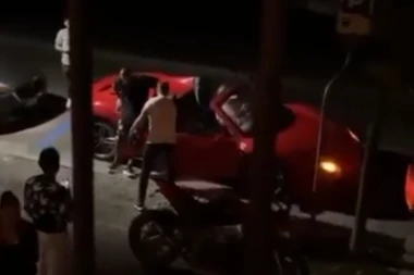 ZVEZDA INTERA U CENTRU SKANDALA: "Mrtav pijan" hteo da vozi auto, pa se PREVRNUO NAGLAVAČKE! (VIDEO)