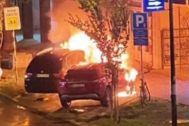 OTKRIVENO KOME PRIPADAJU AUTOMOBILI KOJI SU SINOĆ ZAPALJENI U NOVOM SADU: Vlasnica jednog, Snajperova devojka koju je pretukao