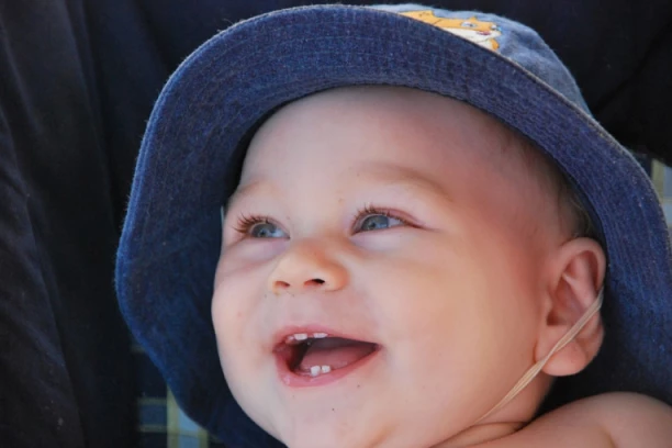 STRUČNJAK OTKRIVA: Evo kako većina roditelja greši kada su DEČJI ZUBI u pitanju