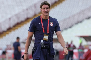 LEGENDA SERIJE A RASPALILA VATRU: Ma kakav Kejn, Vlahović u VRHUNSKOM klubu?!