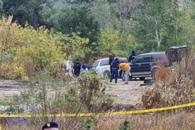 POLICIJA I DANAS NA MESTU GDE SU PRONAĐENA TELA ĐOKIĆA! Evo za kojim dokazom se traga! (FOTO/VIDEO)