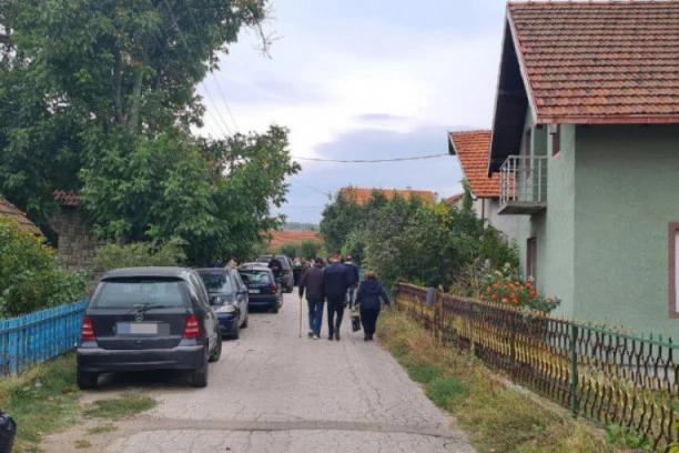 POLICIJA NADGLEDA SAHRANU ĐOKIĆA! Muva ne može da promakne!