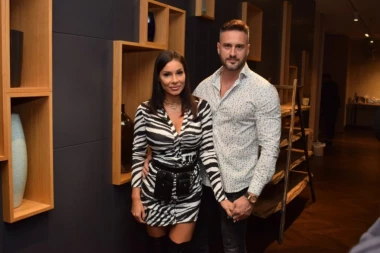 PEVAČICA MUKU MUČI SA TEŠKIM POROKOM: Mia Borisavljević nakon POROĐAJA dobila velike PROBLEME! (VIDEO)