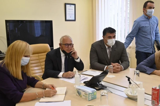 BEOGRAĐANI ĆE IMATI TOPLE DOMOVE OVE SEZONE: Zasedala Radna grupa za koordinaciju aktivnosti u snabdevanju toplotnom energijom u "Beogradskim elektranama"