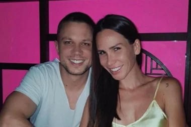 OVO JE NOVI LUKSUZNI STAN NIKOLIJE I RELJE NA VRAČARU! Pevač pokazao ljubavno gnezdo (FOTO)