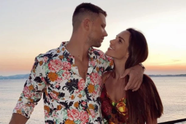 Relja Popović se SKINUO, pa napravio HAOS: Nikolija odmah progovorila, pa mu poručila JEDNO! (FOTO)