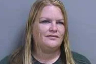 I TO JE AMERIKA! Optužena za TERORIZAM, a samo je želela da DUŽE UŽIVA SA DEČKOM U KREVETU!