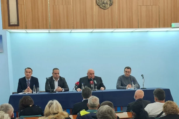 PALMA: SRBIJA NIKADA NEĆE PRIZNATI NEZAVISNO KOSOVO I METOHIJU, TO JE VUČIĆ VIŠE PUTA POTVRDIO!