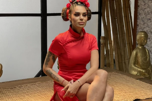 OČI U OČI SA FILIPOVOM BIVŠOM DEVOJKOM! Mina Vrbaški i Aleksandra Nikolić NAŠLE SE na istom mestu, a OVAKO je izgledao njihov susret! (VIDEO)