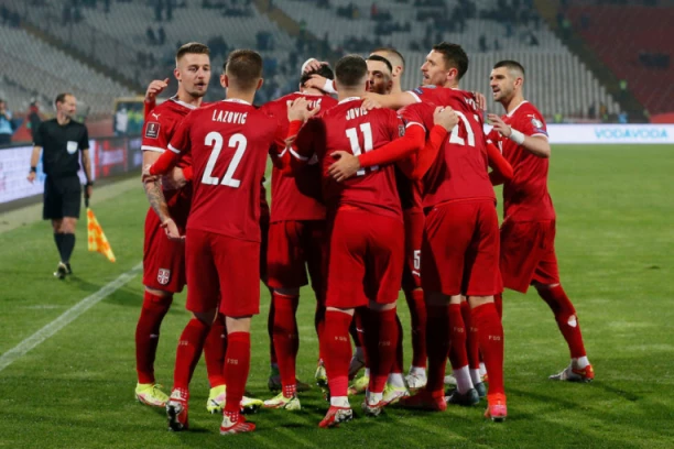 TEŠKO PONIŽENJE: Hrvat UDARIO na "Kockaste" zbog Srbina!