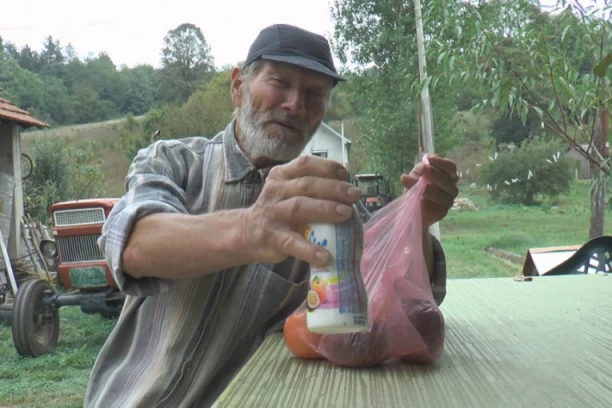 OVAJ ČOVEK JE NEUNIŠTIV: 30 godina jede samo buđavu i bajatu hranu - ništa sveže neće ni da primiriše