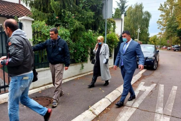BASTA OBIŠAO STANARE KOJI NEMAJU GREJANJE: Beograđani, hvala na strpljenju (FOTO)