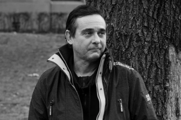 OVO JE BILA NAJBITNIJA ŽENA U NJEGOVOM ŽIVOTU! Marko Živić je PREKINUO snimanje emisije UŽIVO samo da bi joj čuo GLAS!