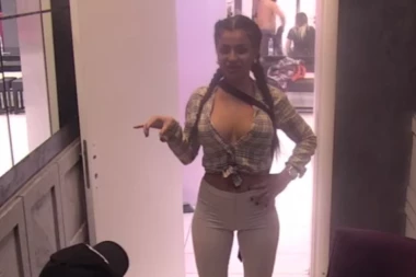 SANJA GRUJIĆ RAZVEZALA JEZIK O SVOJIM SILIKONIMA: Mrtva PIJANA sam otišla i uradila silikone! (FOTO/VIDEO)