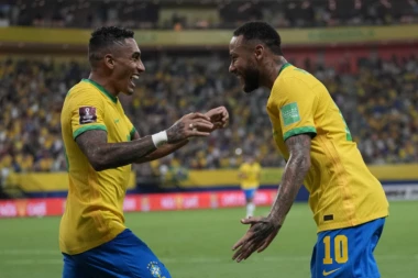 Srbijo, prekopiraj Japan: Brazil slavio sa penala, Nejmar blizu rekorda Pelea (VIDEO)