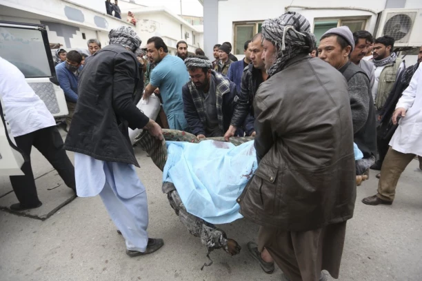 (UZNEMIRUJUĆI SNIMAK): Prvi snimci iz džamije smrti! Vernici masakrirani tokom molitve, BROJ MRTVIH SAMO RASTE (VIDEO)