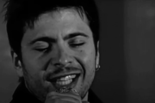 PEVAČICA OTKRILA DA JE NJU POSLEDNJU TOŠE POZVAO! Osetio da će mu se NEŠTO LOŠE DESITI!