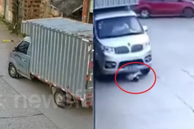 HOROR SNIMAK IZ KINE! KAMION PREGAZIO DETE: Vozač ga nije ni primetio, samo je prešao preko njega (VIDEO)