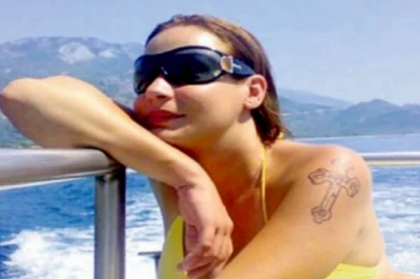 CICA UBICA LIKVIDIRALA SVOJE LJUBAVNIKE: Crna Jasmina IZREŠETALA Malog Pauna nakon veridbe, drugom partneru ZARILA nož u srce!