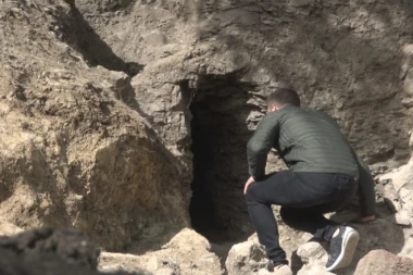 NELEGALNI KOPAČE TRAŽE RIMSKO BLAGO PO ŠUMADIJI: Misle da će pronaći neke predmete koje će kasnije skupo prodati