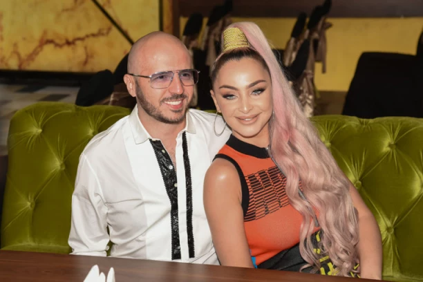 MAJA BEROVIĆ ISKEŠIRALA 7. 000 EVRA ZA POROĐAJ: Sina Lava donela na svet u SUVOM ZLATU, a ove USLUGE je papreno platila! (FOTO)