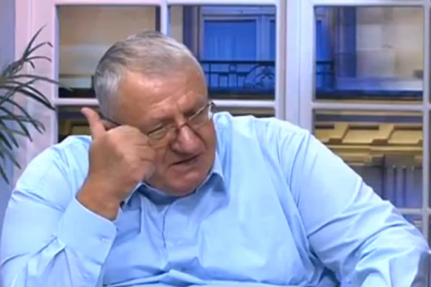 SUMNJAM DA JE OTROVAN, A POUZDANO ZNAM DA SU SLAVILI KAD JE UMRO: Šešelj zaledio Marića šokantnim tvrdnjama!