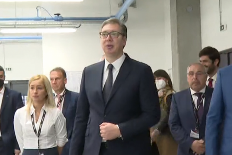 VUČIĆ OTVORIO FABRIKU U ALEKSINCU: Posao za 800 radnika - želim vam da se ponosite svojim mestom (VIDEO)