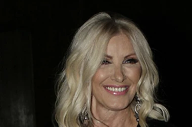 SEVERINI BOLJE DA SE VRATI NA JAHTU I SNIMA FILMOVE: Cakana brutalno ponizila Severinu i rekla joj da je PREVARANT! (FOTO)