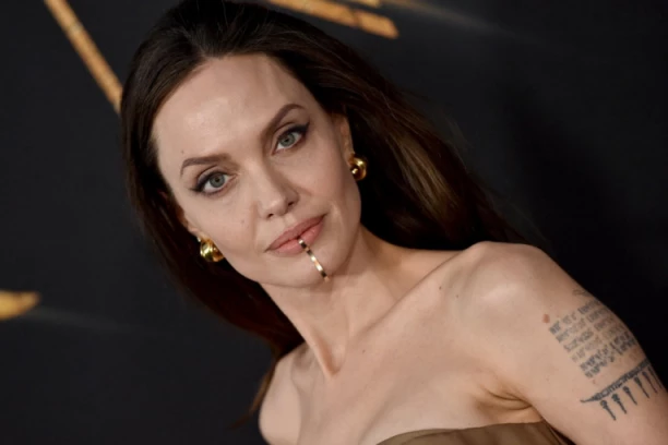 Evo šta deca Anđeline Džoli jedu za DORUČAK! Ima nogice i dlačice, nije za svačiji želudac! (VIDEO)