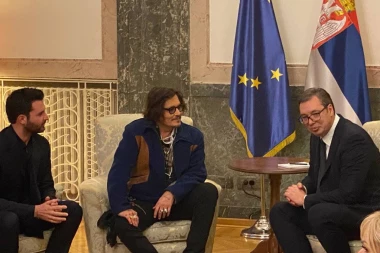 SAD IM SMETA I DŽONI! Slavni glumac na udaru kvazi elite i fejk ekologa zbog prijateljstva sa predsednikom Vučićem! (VIDEO)