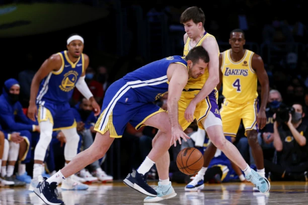 SPEKTAKULARAN POČETAK NBA LIGE: Bjelica POJEO Lebrona, Voriorsi posle preokreta srušili Lejkerse!