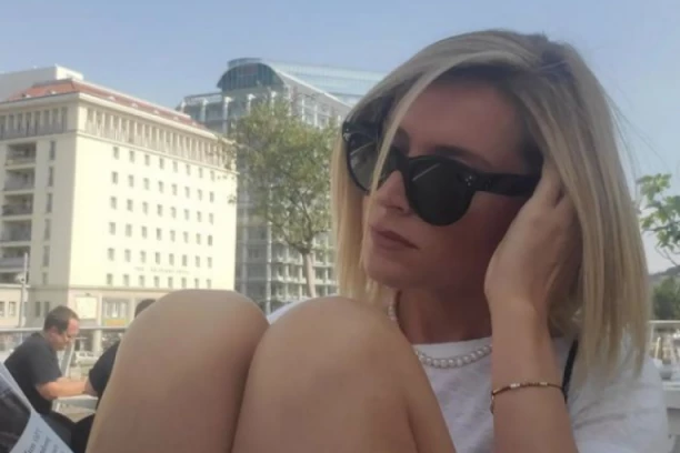 IZNENADNI POTEZ ANĐELKE PRPIĆ FRAPIRAO MNOGE: Glumica DVOSMISLENOM IZJAVOM, otkrila svoje INTIMNE PROBLEME? Svi se pitaju šta se dešava? (VIDEO)