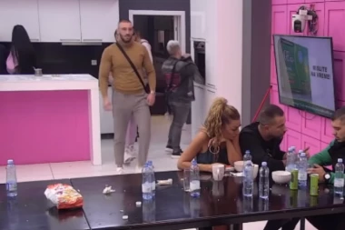 PROLOMIO SE VRISAK U ZADRUZI: Matora zamalo izgubila RUKU, povredila se, zadrugari prebledeli kada su je videli! (FOTO)