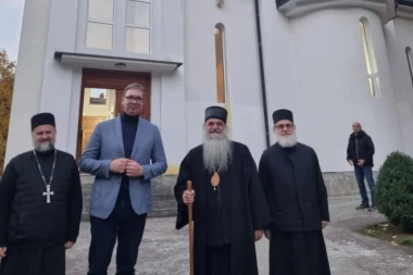 VUČIĆ OBIŠAO BOGORODIČNU CRKVU U MRZENICI: Hvala vladiki Davidu na gostoprimstvu (FOTO)