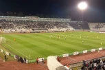 SA LICA MESTA: Gori zgrada pored stadiona Partizana, sevaju baklje na sve strane (FOTO)