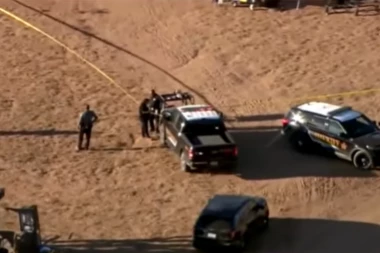 PRVI SNIMCI MESTA NESREĆE GDE JE GLUMAC ALEK BOLDVIN UBIO KOLEGINICU I RANIO MUŠKARCA (VIDEO)