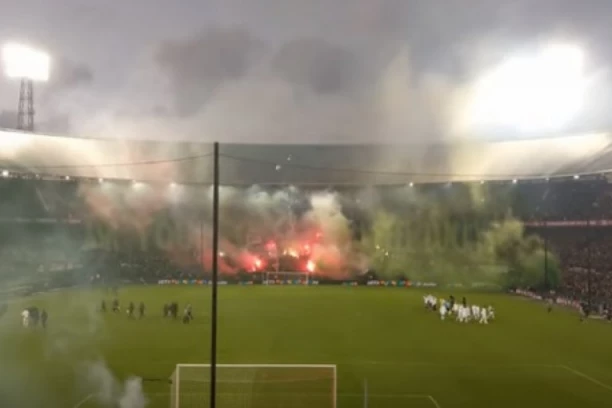 ALARMANTNE SCENE IZ ROTERDAMA: Napadnut predsednik Union Berlina, policija pustila pse na gostujuće navijače! (VIDEO)