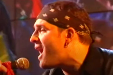 POSLEDNJA OBJAVA POKOJNOG PEVAČA SLUTILA JE NA NAJGORE? Edin Škorić slomljen gubitkom PRIJATELJA OTKRIO JE SAMO JEDNO! TUGA! (FOTO)