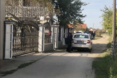 POLICIJA VRATILA AŠOV MAJCI UBICE: Snimci sa lica mesta! (VIDEO)
