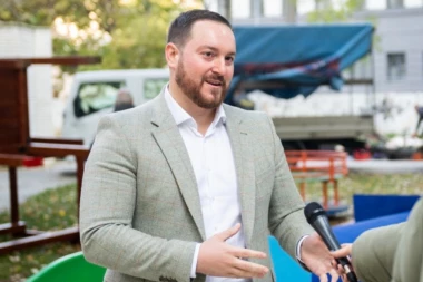 SAMO KUKAVICE NAPADAJU PORODICE NEISTOMIŠLJENIKA: Funkcioner SNS osudio hajku protiv Danila Vučića!