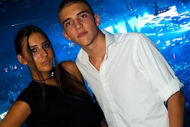 POTUKLI SE ANASTASIJA I VELJKO NA KRV I NOŽ! Isplivao neviđeni snimak u ŽARU BORBE, Ražnatovićeva jedva izvukla živu glavu! (FOTO)