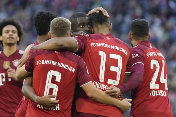 KLUBOVI UVODE RIGOROZNE MERE: Bez plate za zaražene NEVAKCINISANE fudbalere!