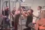 JEZIVA MAKLJAŽA U TERETANI: Dvojica vežbača se potukla, jedan popio metalnu šipku u glavu (VIDEO)