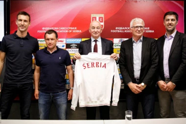 GOSPODO, TO SE TAKO NE RADI: Bivši selektor Srbije REŠIO da PROGOVORI - nacija je ovo ČEKALA!